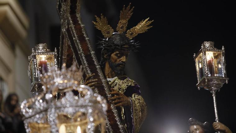 Salida de la hermandad del Silencio en la Madrugada de la Semana Santa de Sevilla 2023