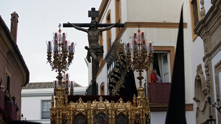 Cae la tarde con el Cristo de las Misericordias