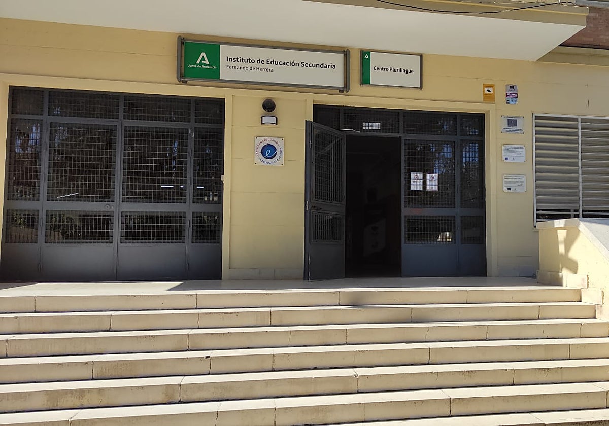 Fachada del instituto Martínez Montañés en Sevilla