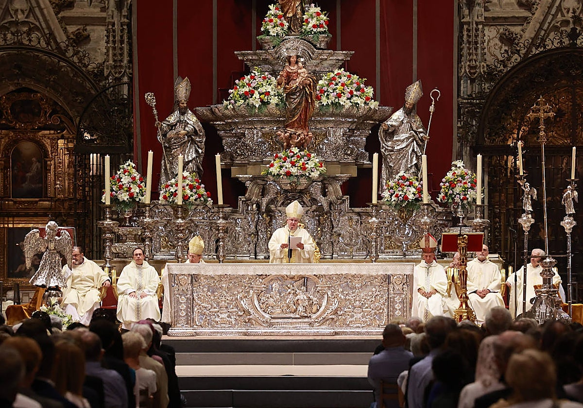 Celebración de los Santos Oficios en la Catedral de Sevilla el Jueves Santo