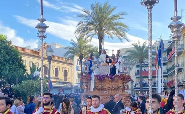 Misterio de la Sagrada Cena entrando en la carrera oficial