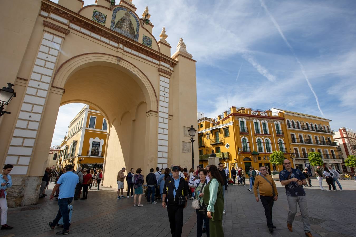 Ambiente en la Basílica de la Macarena durante el Domingo de Pasión 2024