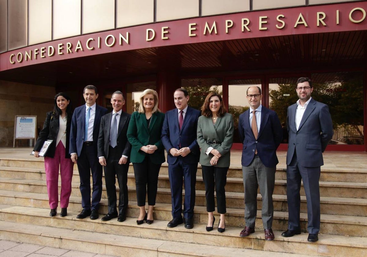 Presentación en la sede de la CEA del noveno informe Human Capital Outlook, elaborado por el Instituto EY-Sagardoy