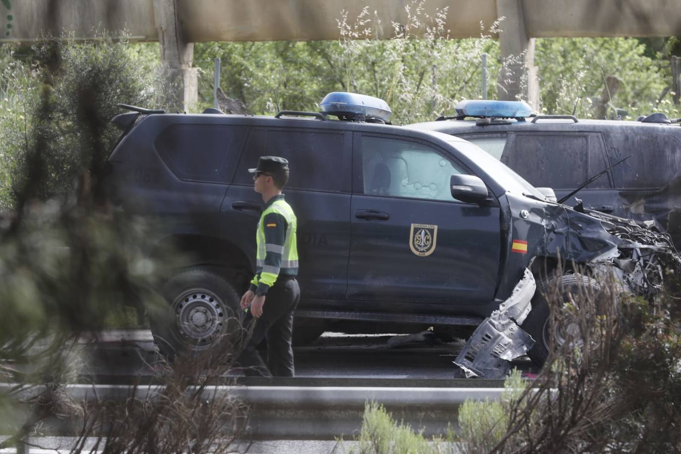 Imágenes del accidente mortal en la AP-4 de Sevilla en el que han muerto seis personas