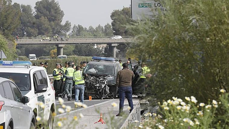Accidente mortal en la AP-4 en los Palacios: «Gracias a Dios había muy pocos coches en el control»
