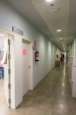 Imagen de archivo del edificio judicial Noga, con cajas de archivos amontonadas en los pasillos