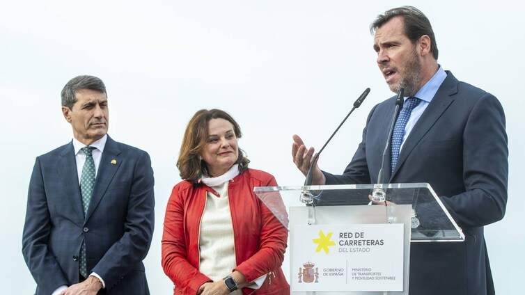 La SE-40, el metro y la conexión del aeropuerto: estos son los compromisos pendientes del Gobierno con Sevilla