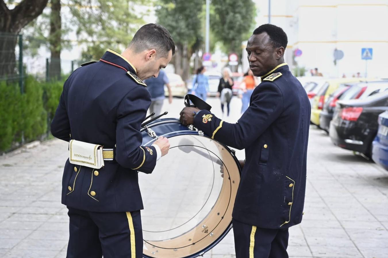 El barrio de Pino Montano arropó a su hermandad en el 25 aniversario de la Virgen del Amor