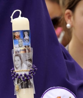Imagen secundaria 2 - La hermandad de los Dolores de Torreblanca y del Divino Perdón de Alcosa llevaron la devoción a los barrios del distrito este