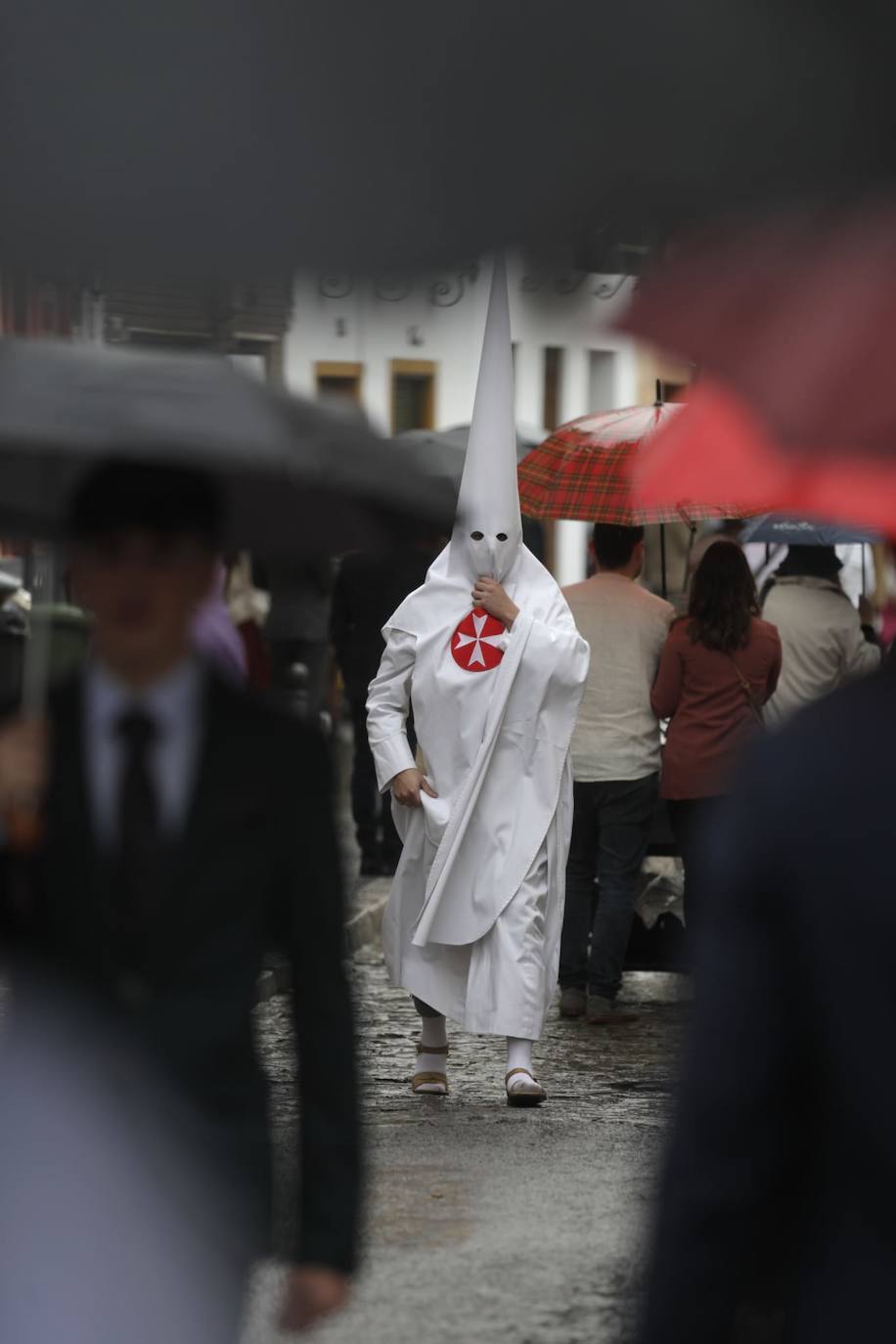 La Amargura decide quedarse en la Iglesia de San Juan de la Palma debido a la lluvia