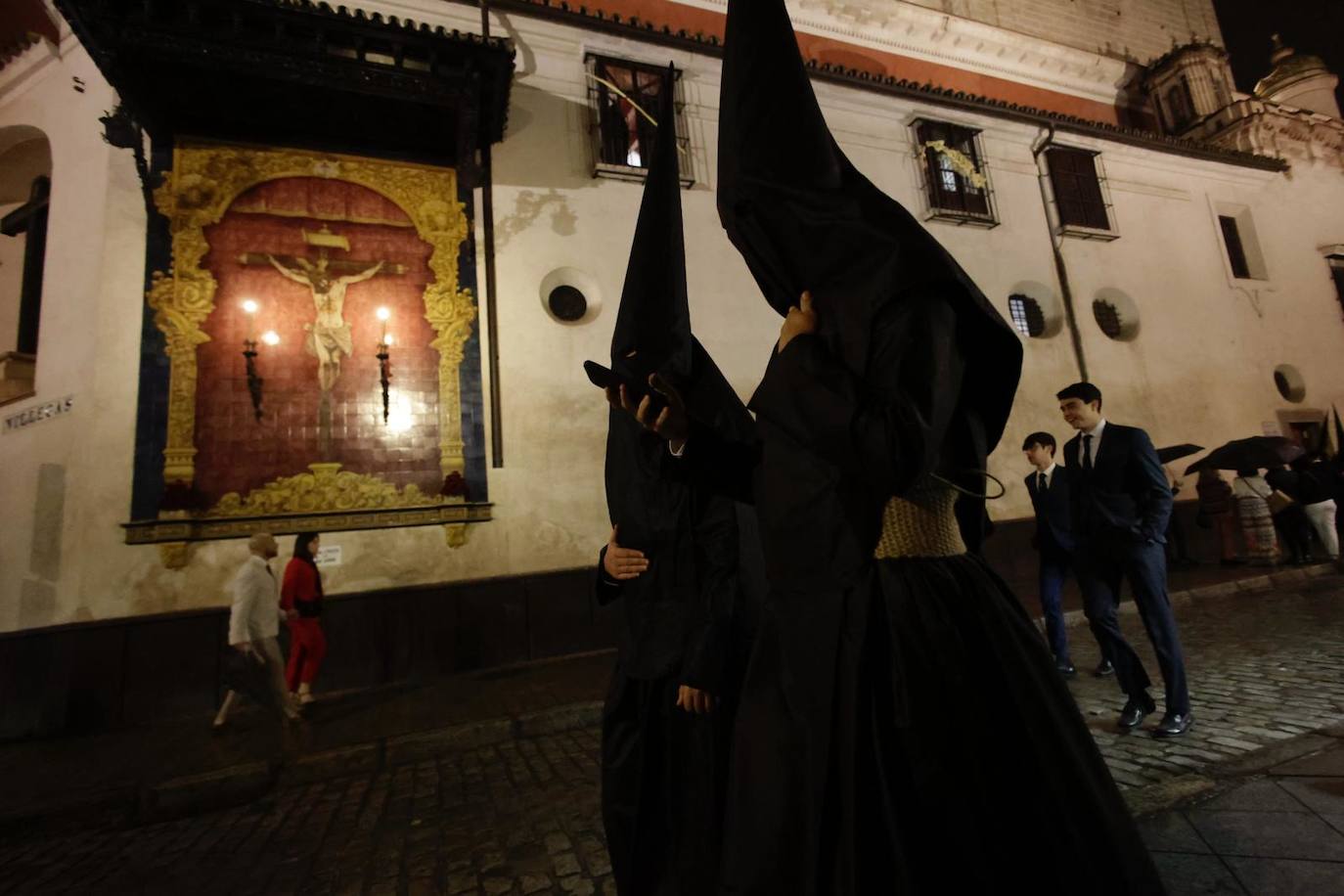 La estación de penitencia de la hermandad del Amor ha sido imposible por la lluvia