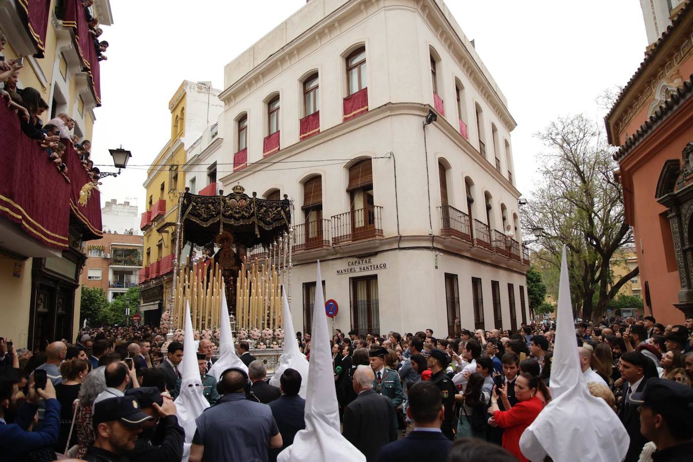 La hermandad de la Cena realiza su estación de penitencia  a la Santa Iglesia Catedral este Domingo de Ramos