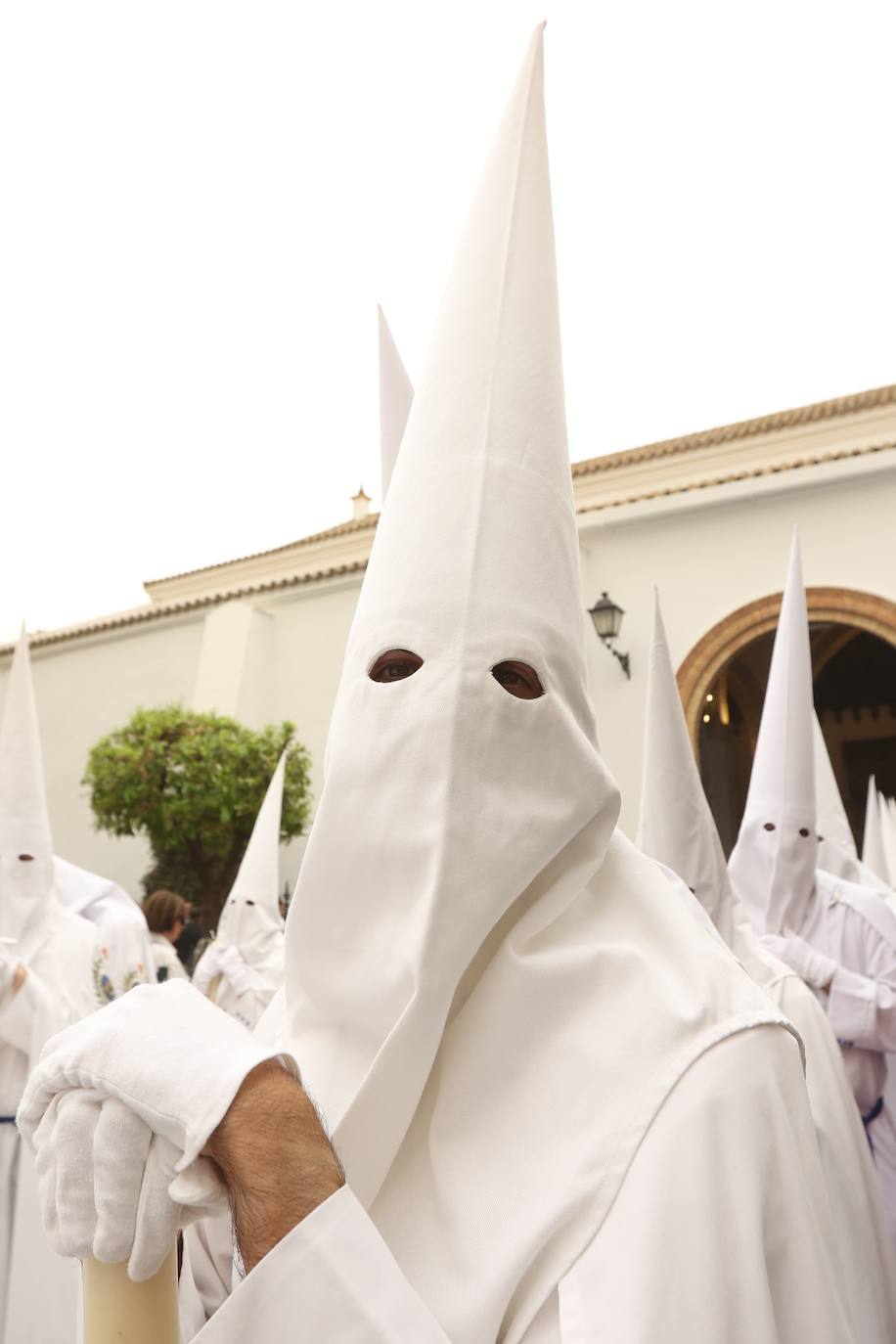 La Paz realiza su estación de penitencia a pesar de la lluvia de barro 