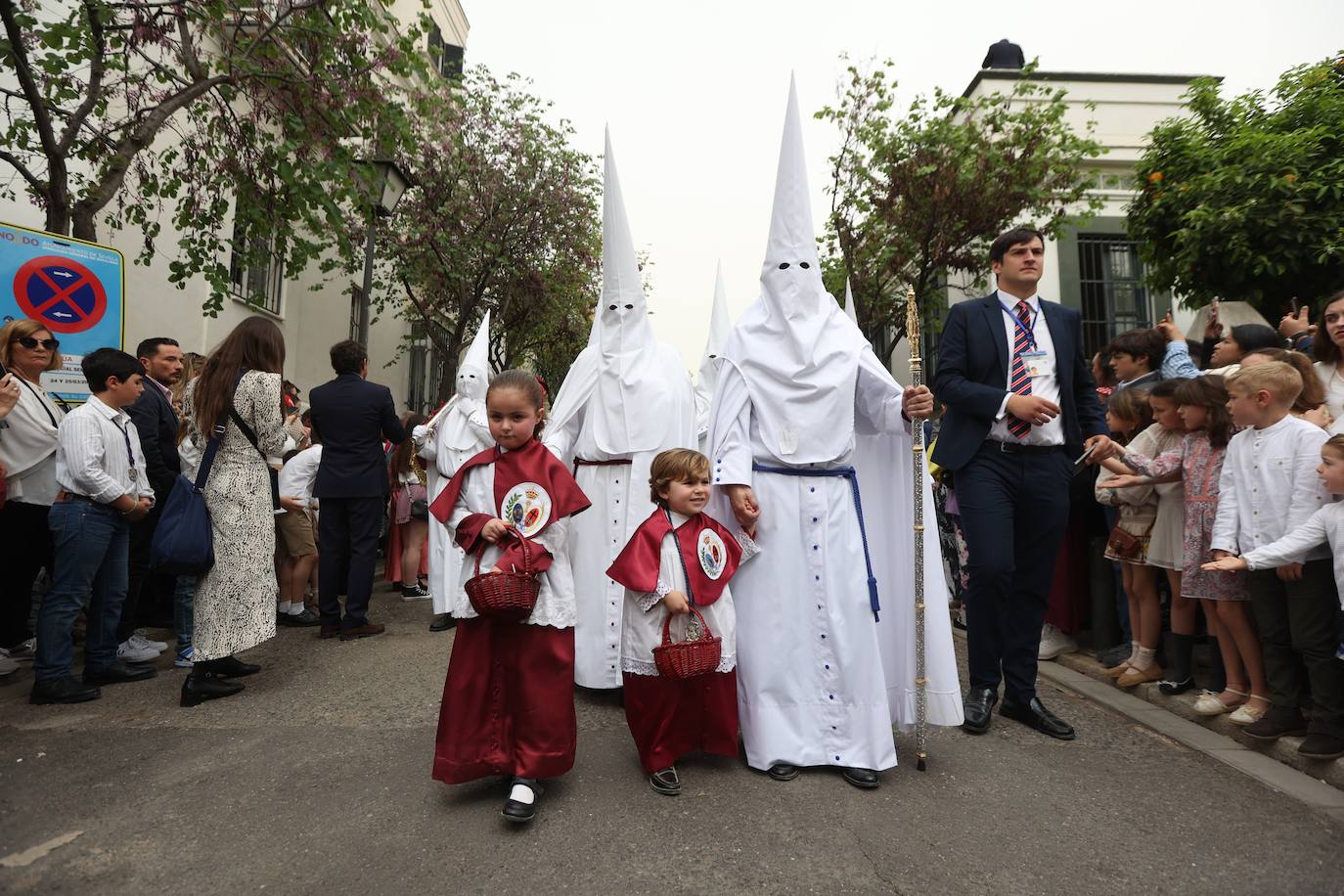 La Paz realiza su estación de penitencia a pesar de la lluvia de barro 