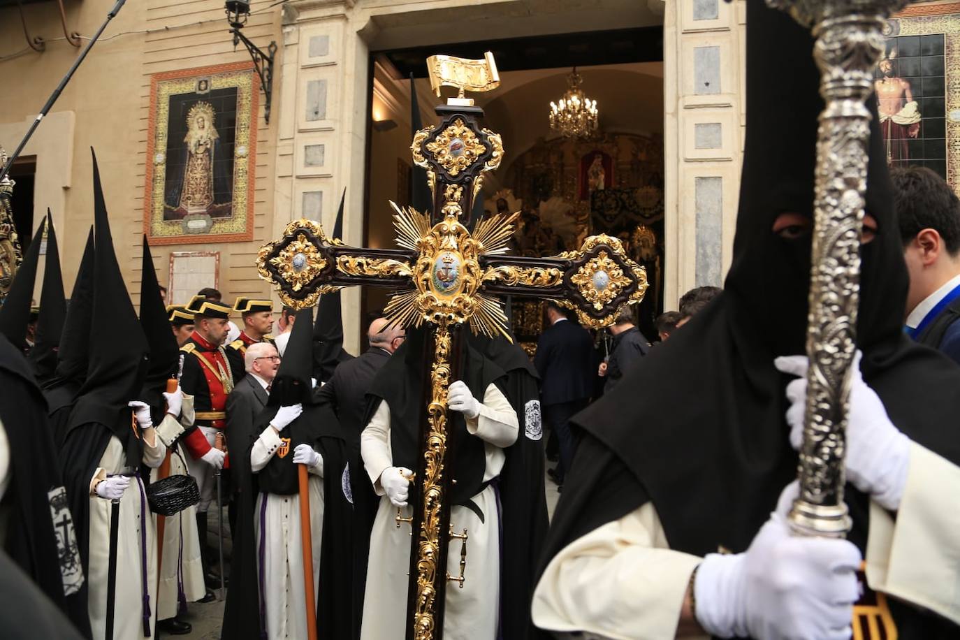 La hermandad de Jesús Despojado realiza su estación de penitencia con normalidad a pesar de las previsiones meteorológicas