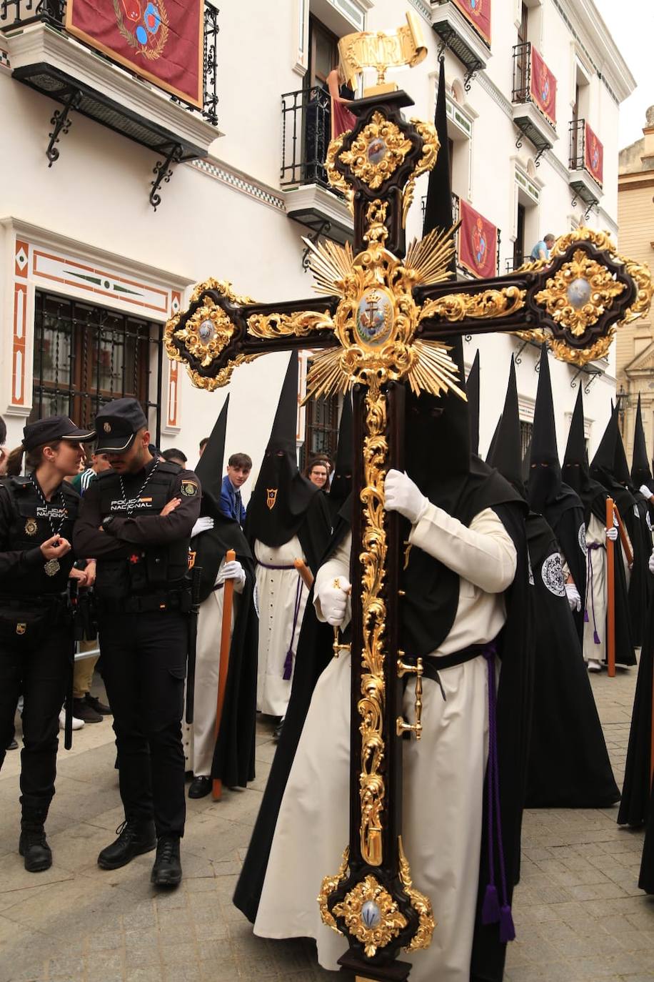 La hermandad de Jesús Despojado realiza su estación de penitencia con normalidad a pesar de las previsiones meteorológicas