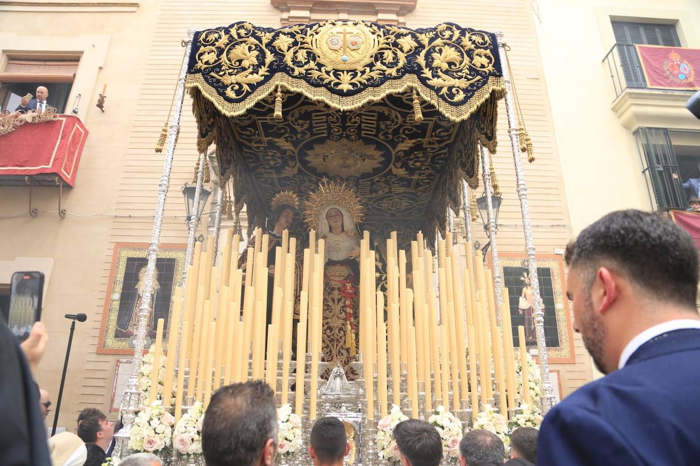 La hermandad de Jesús Despojado realiza su estación de penitencia con normalidad a pesar de las previsiones meteorológicas