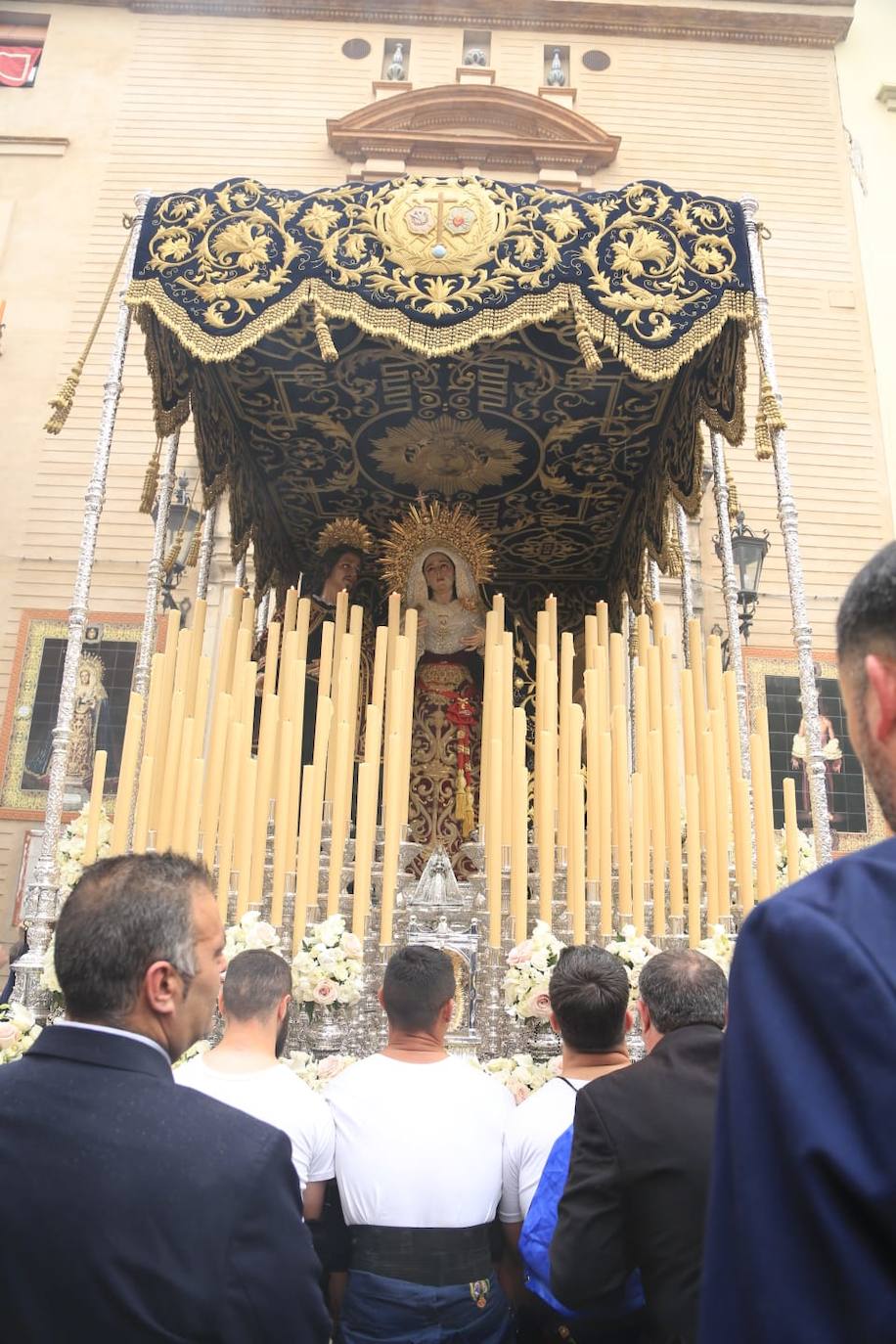 La hermandad de Jesús Despojado realiza su estación de penitencia con normalidad a pesar de las previsiones meteorológicas