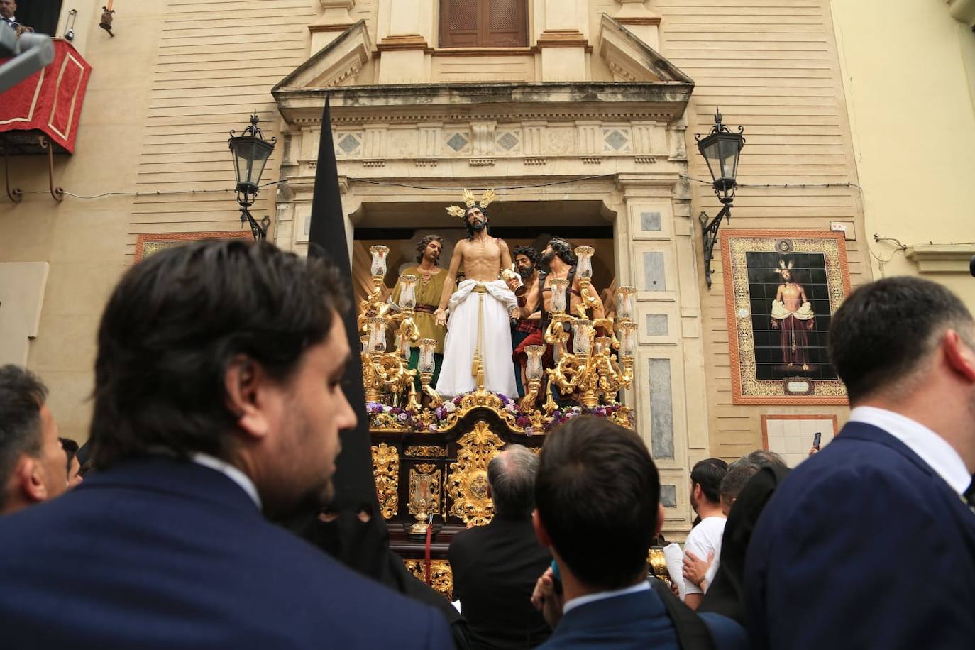 La hermandad de Jesús Despojado realiza su estación de penitencia con normalidad a pesar de las previsiones meteorológicas