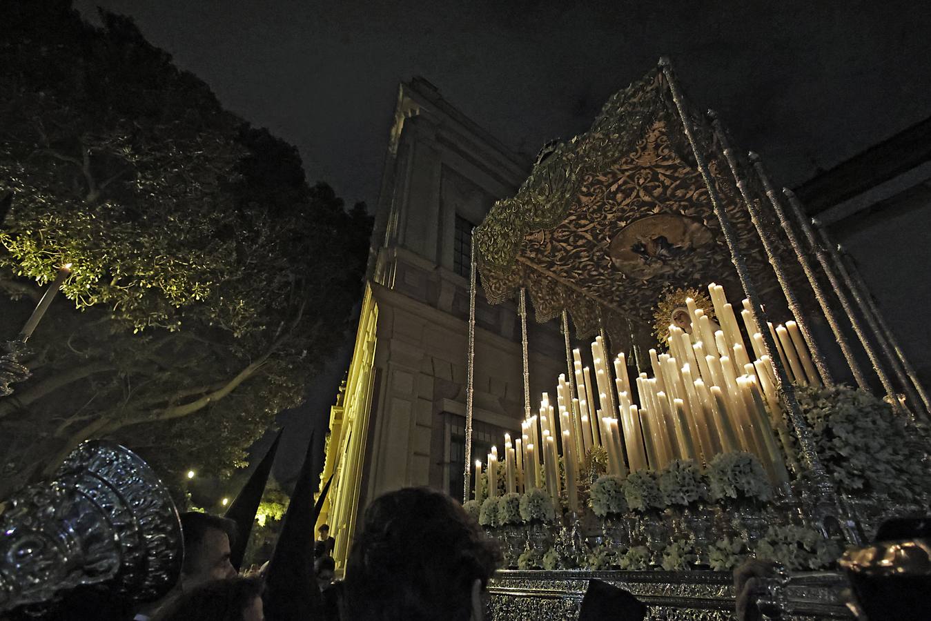 La noche del Lunes Santo se vivió gran emoción con la salida del Museo