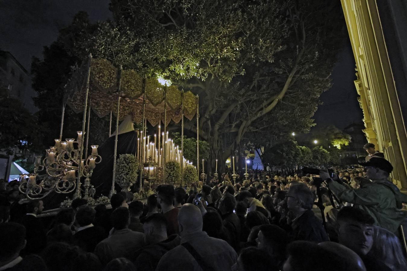 La noche del Lunes Santo se vivió gran emoción con la salida del Museo