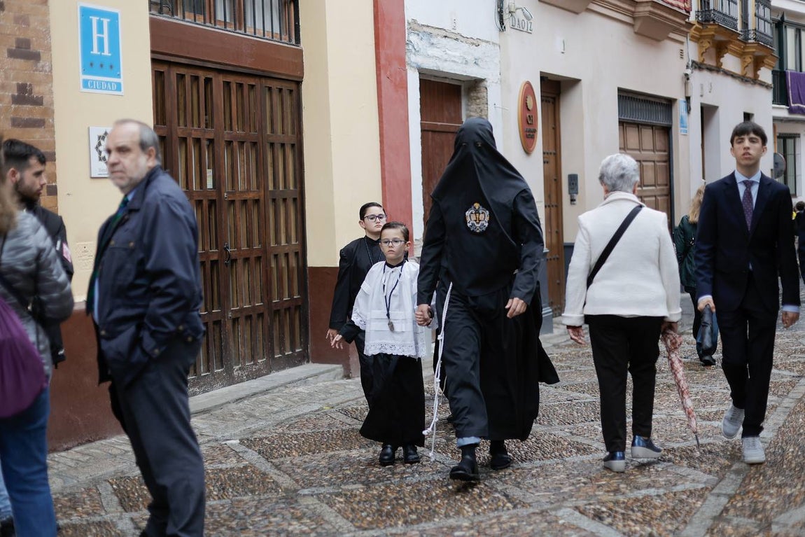 El impresionante paso de Santa Marta, en su salida este Lunes Santo 