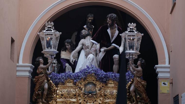 Lunes Santo de la Semana Santa de Sevilla 2024, en imágenes