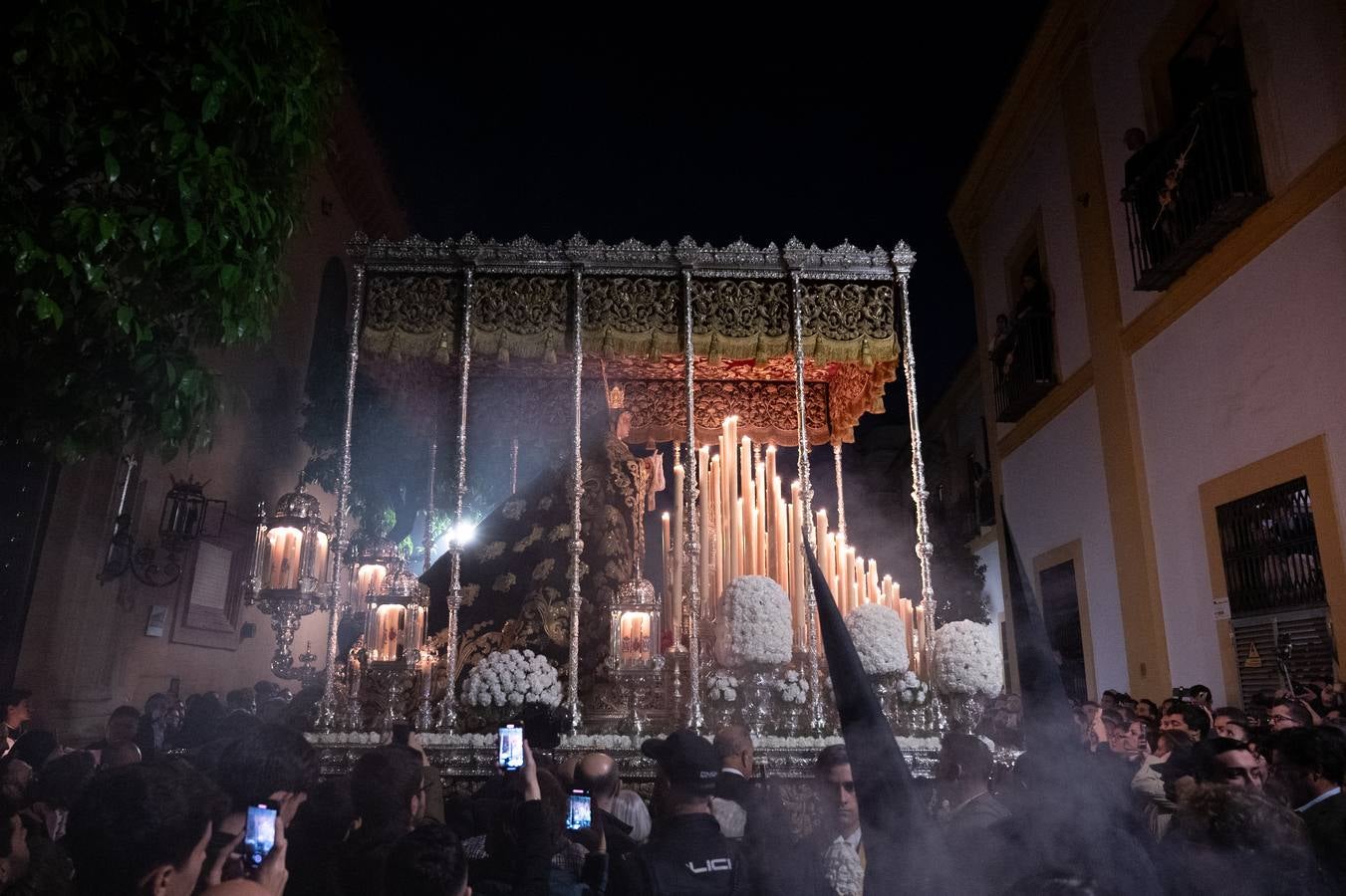 Momentos más emotivos de la procesión de  Las Penas, este Lunes Santo