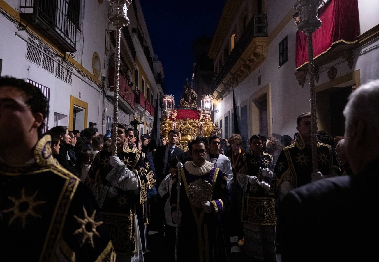 Momentos más emotivos de la procesión de  Las Penas, este Lunes Santo