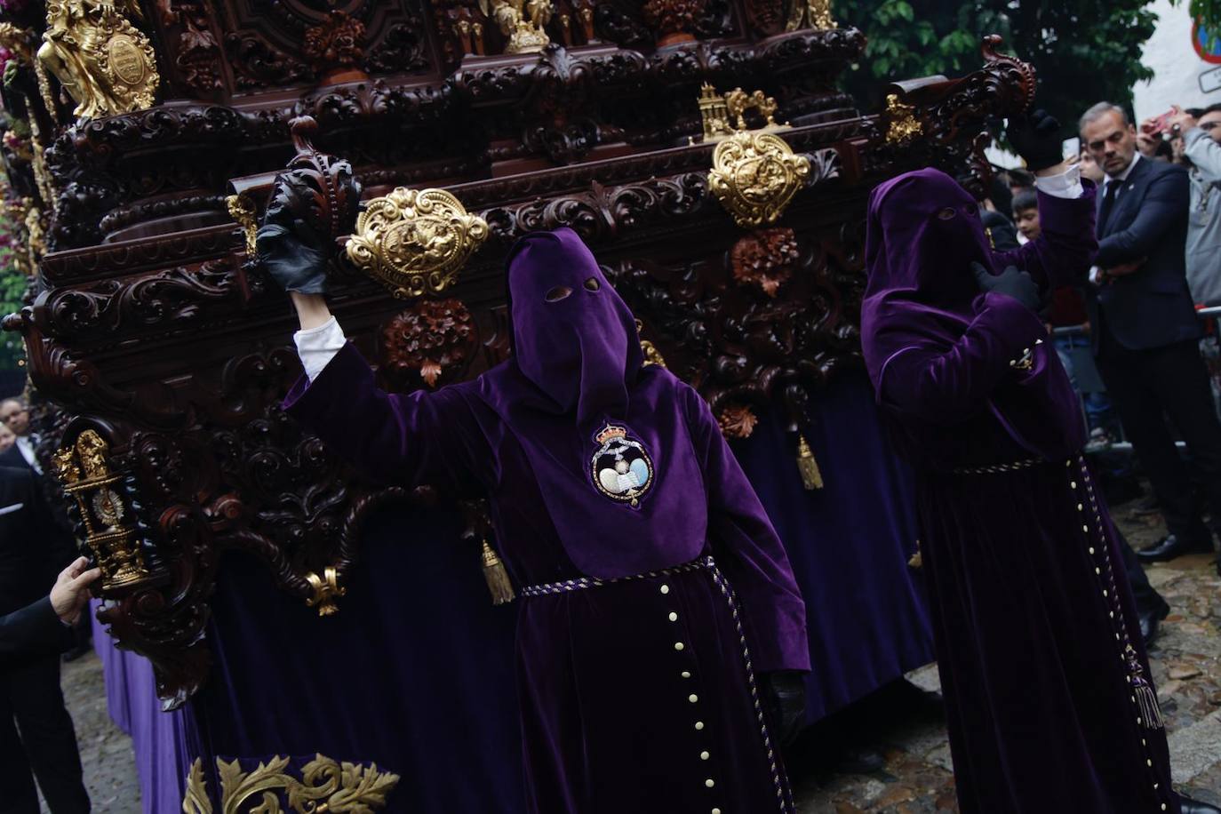 La Redención realiza su estación de penitencia a la Catedral de Sevilla este Lunes Santo 