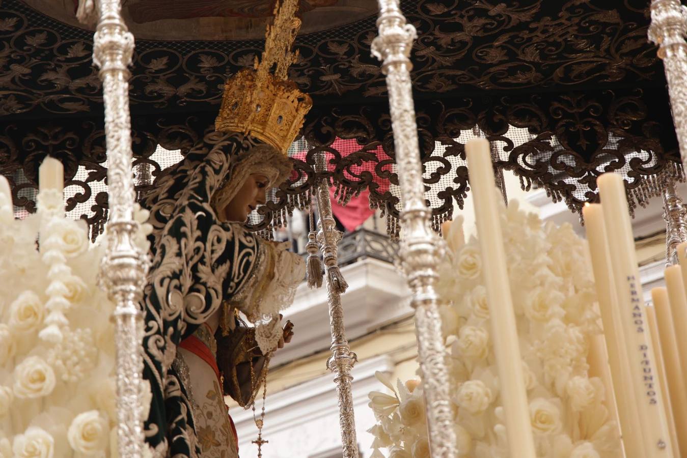 Salida de la hermandad de la Candelaria en la Semana Santa de Sevilla 2024
