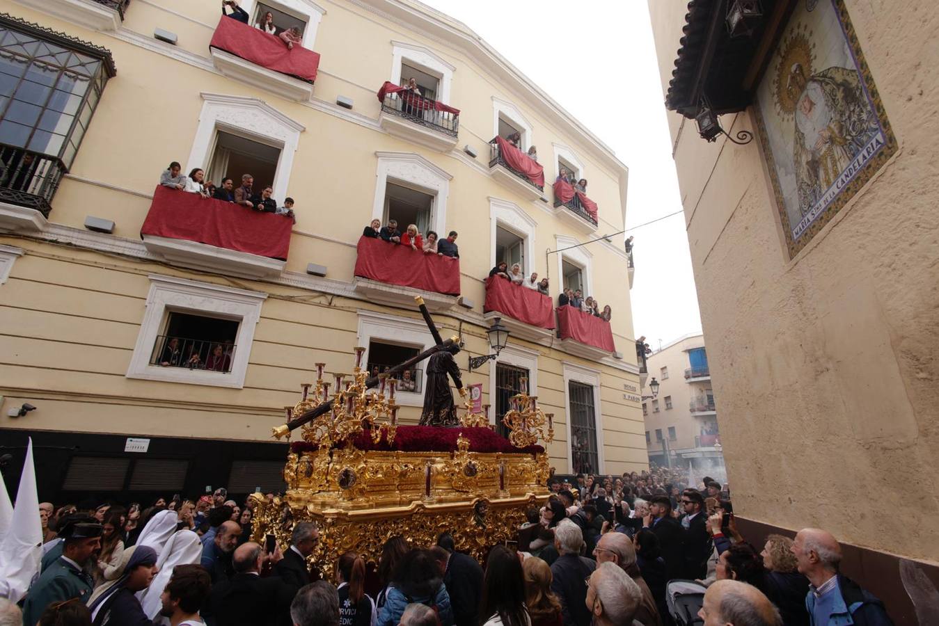 Salida de la hermandad de la Candelaria en la Semana Santa de Sevilla 2024