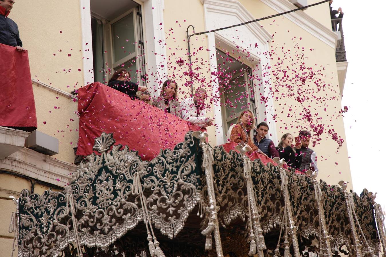 Salida de la hermandad de la Candelaria en la Semana Santa de Sevilla 2024