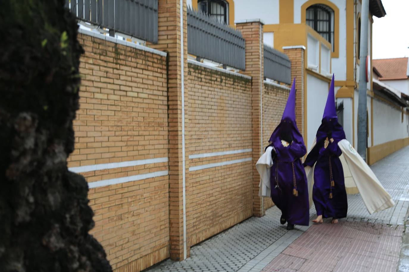 La hermandad de las Cigarreras se queda en la Capilla de la Fábrica de Tabacos debido a las previsiones meteorológicas