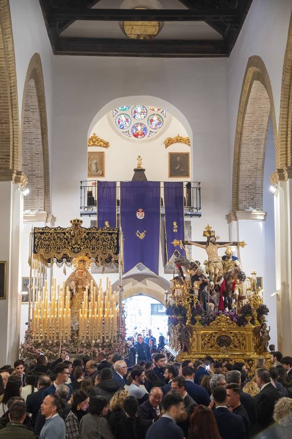 Los fieles tuvieron que contentarse con ver a las imágenes en el templo al no realizar estación de penitencia