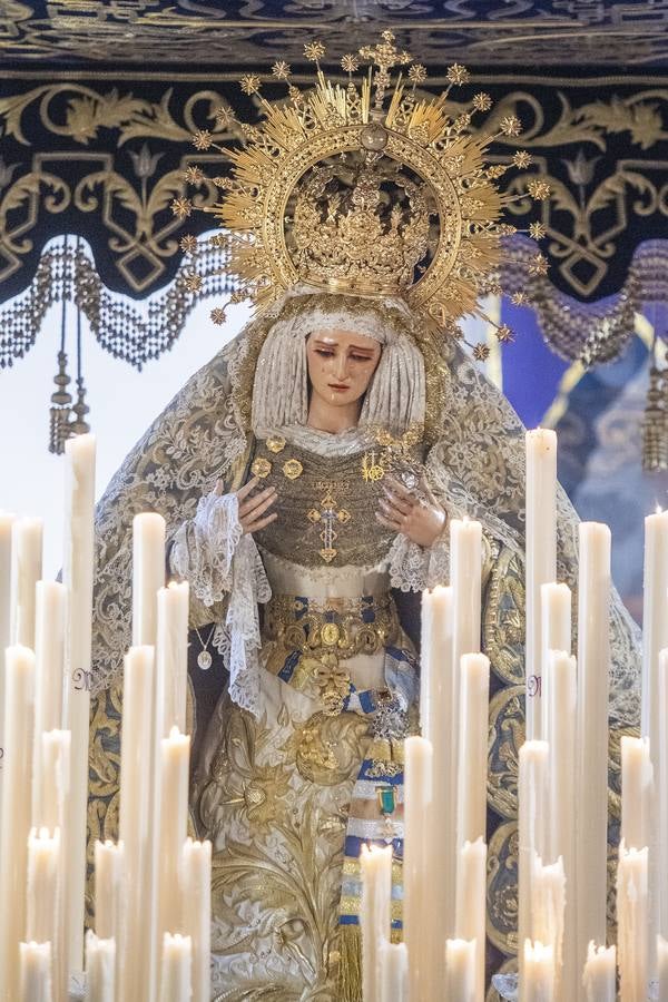 Los fieles tuvieron que contentarse con ver a las imágenes en el templo al no realizar estación de penitencia