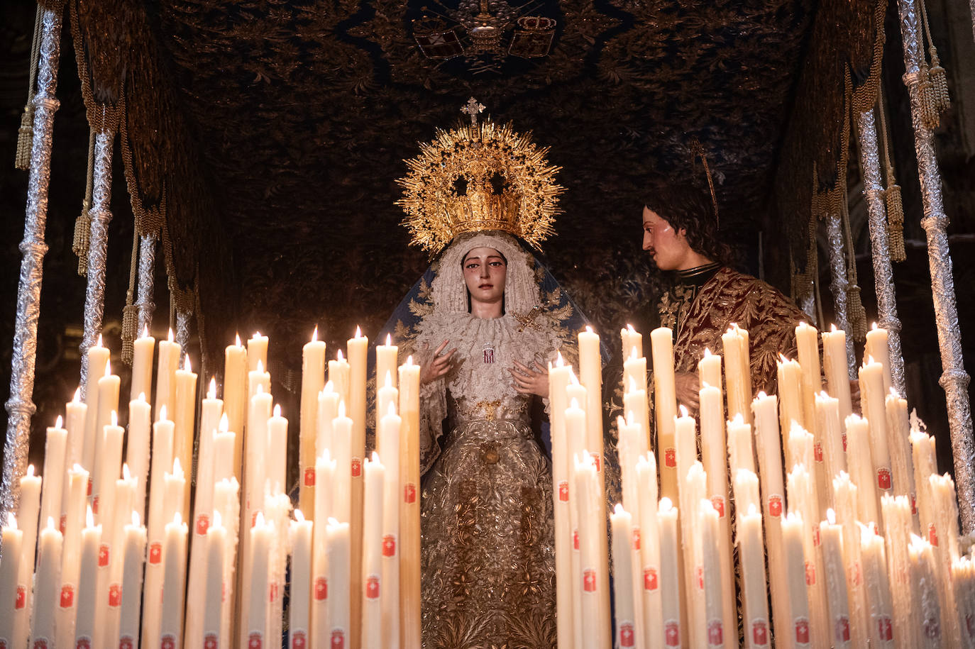 Nuestro Padre Jesús de la Pasión y la Virgen de la Merced permanecen en el Salvador este Jueves Santo debido a la lluvia