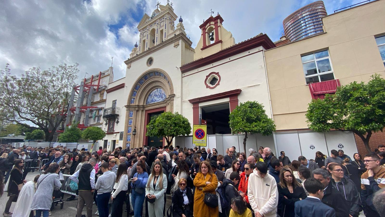 La hermandad del Cachorro no pudo realizar su estación de penitencia a la Catedral de Sevilla 