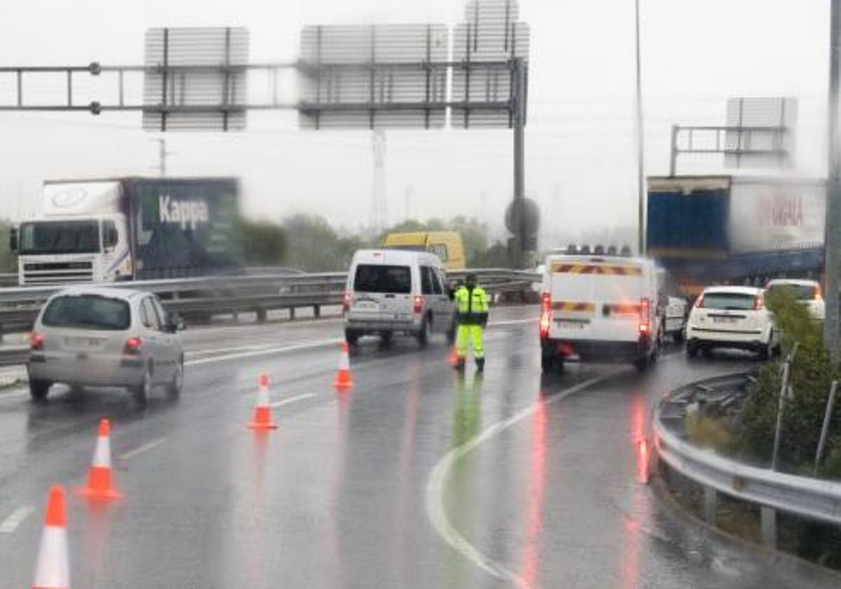 Carreteras cortadas por las lluvias en la provincia de Sevilla