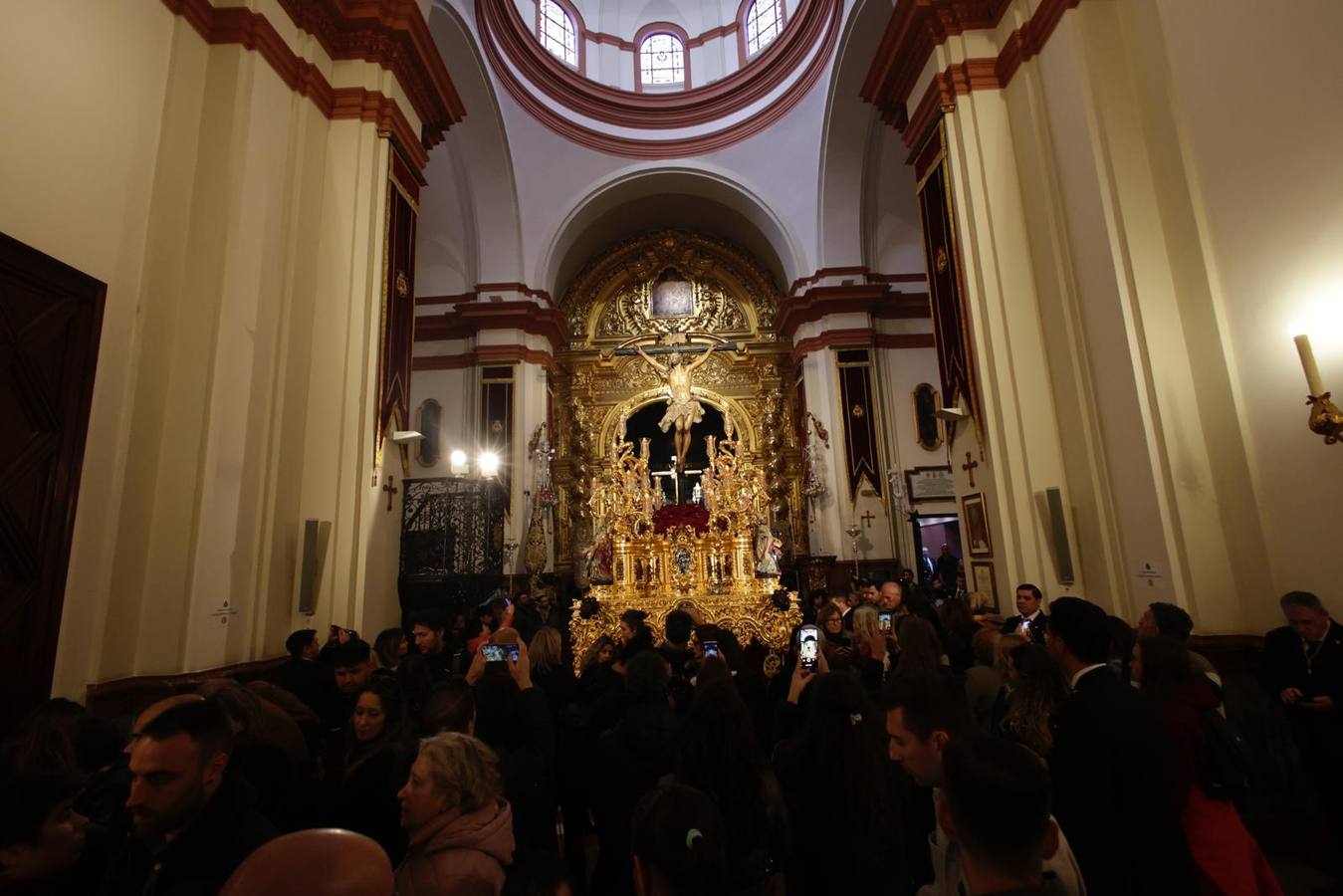 La hermandad del Cachorro no pudo realizar su estación de penitencia a la Catedral de Sevilla 