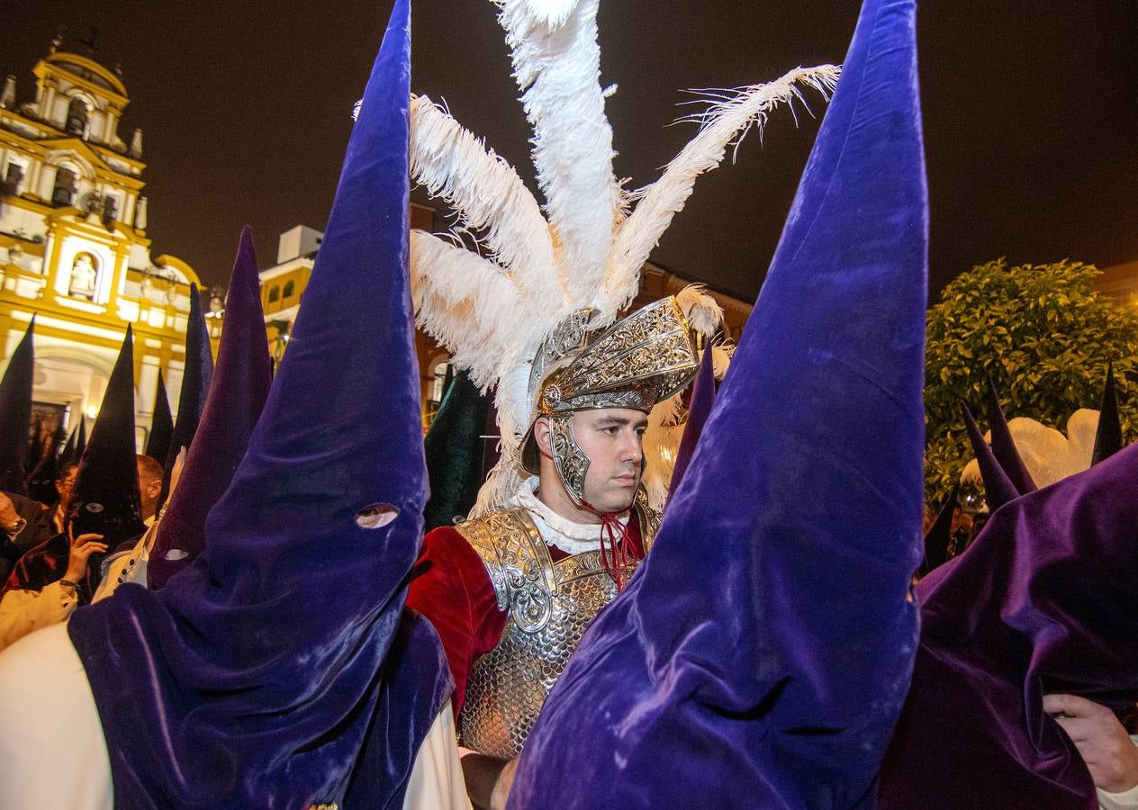 La hermandad de la Macarena no pudo procesionar por las calles de Sevilla en la Madrugada 2024 por las malas previsiones meteorológicas