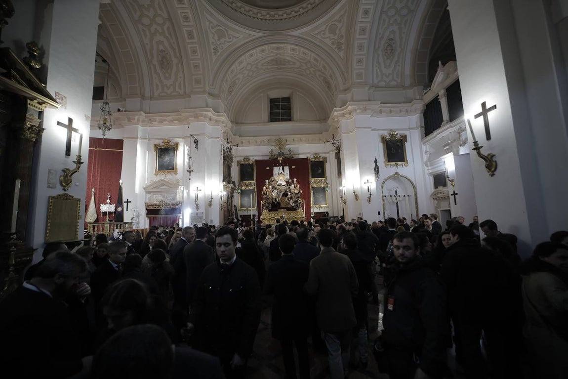 Otra de las hermandades del Viernes Santo que no pudo realizar su estación de penitencia fue la Sagrada Mortaja