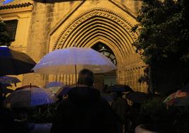 El diario británico The Guardian se hace eco de la suspensión de las procesiones en Sevilla por la lluvia