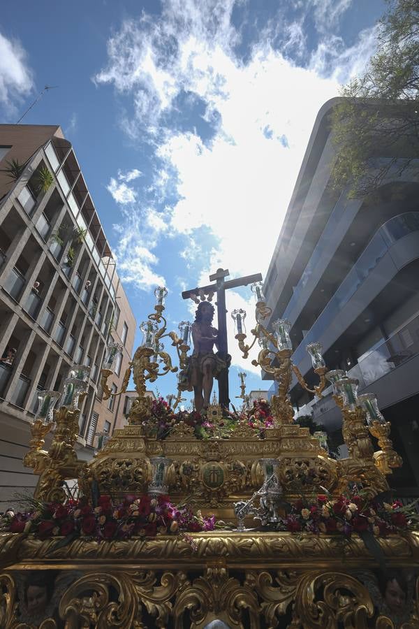 La hermandad del Sol ha sido la primera en salir el Sábado Santo