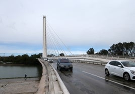 El puente del Alamillo sufrirá cortes nocturnos por las obras de iluminación