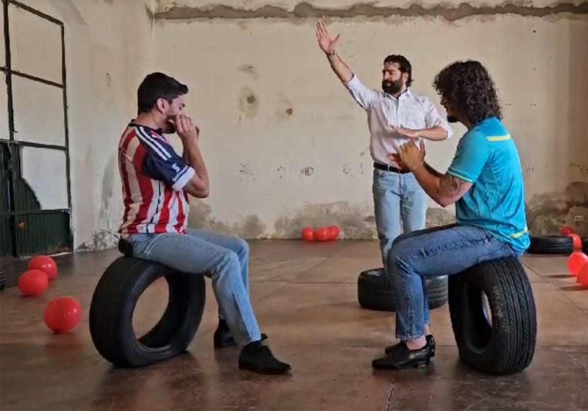 Antonio Molina 'Choro' junto a Jesús Corbacho y Francisco Roca en La Aceitera de Rocío Molina, durante un ensayo