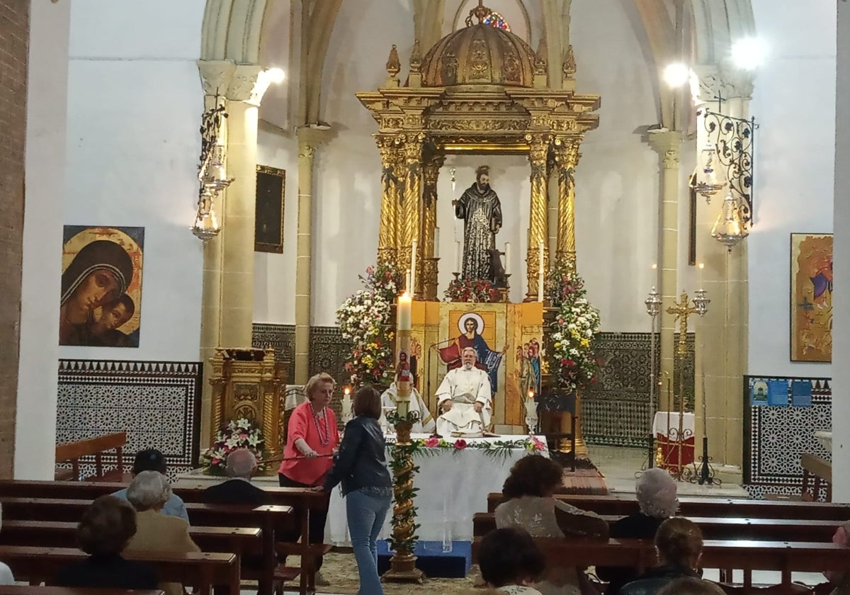 Celebración de la Eucaristía en la parroquia de San Gil, en la Macarena