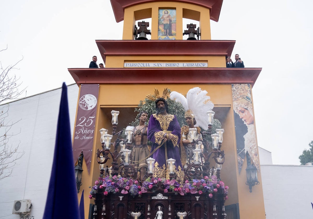 El misterio de la hermandad de Pino Montano en su salida del pasado Viernes de Dolores