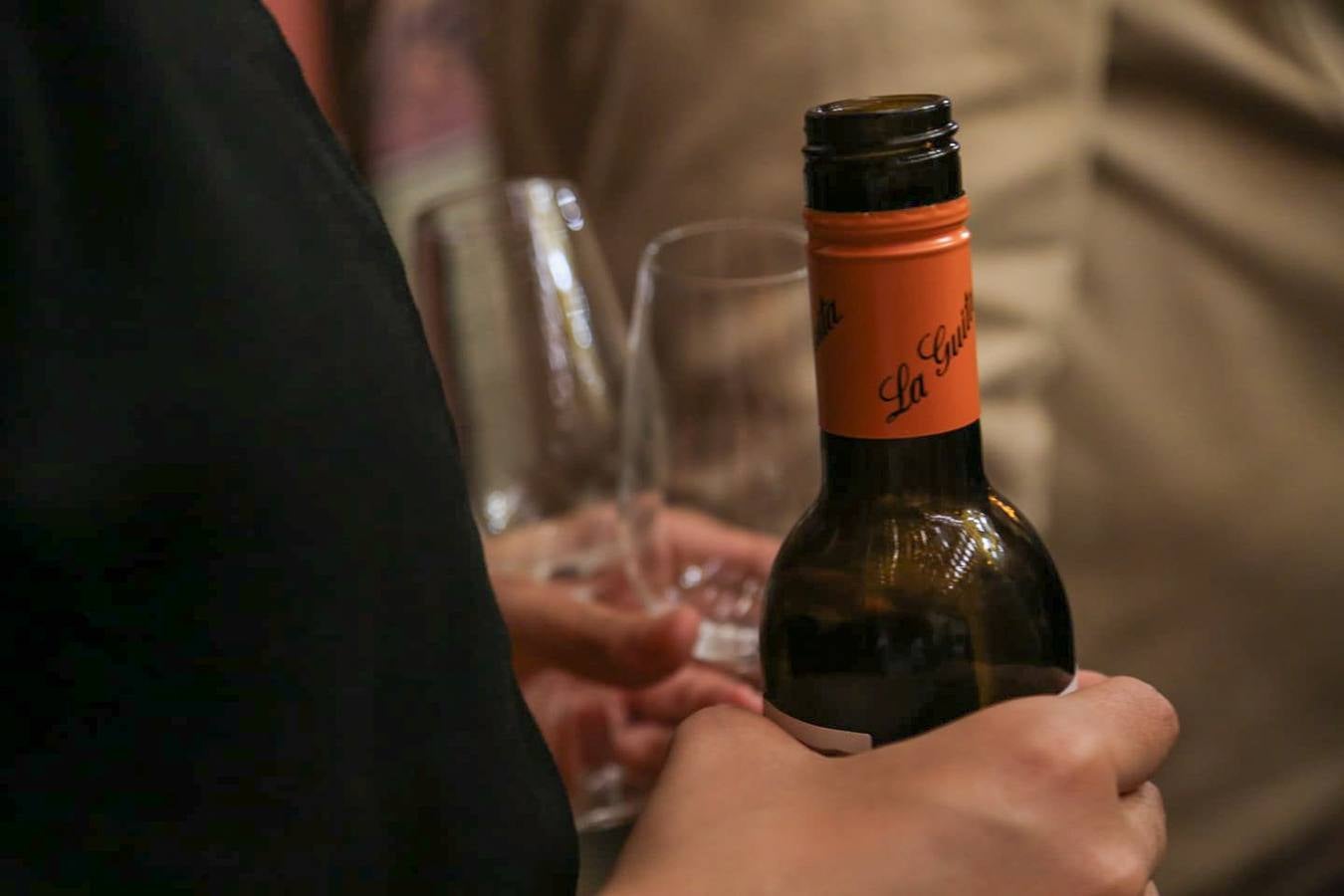 La manzanilla ya corrió en algunas recepciones en las casetas