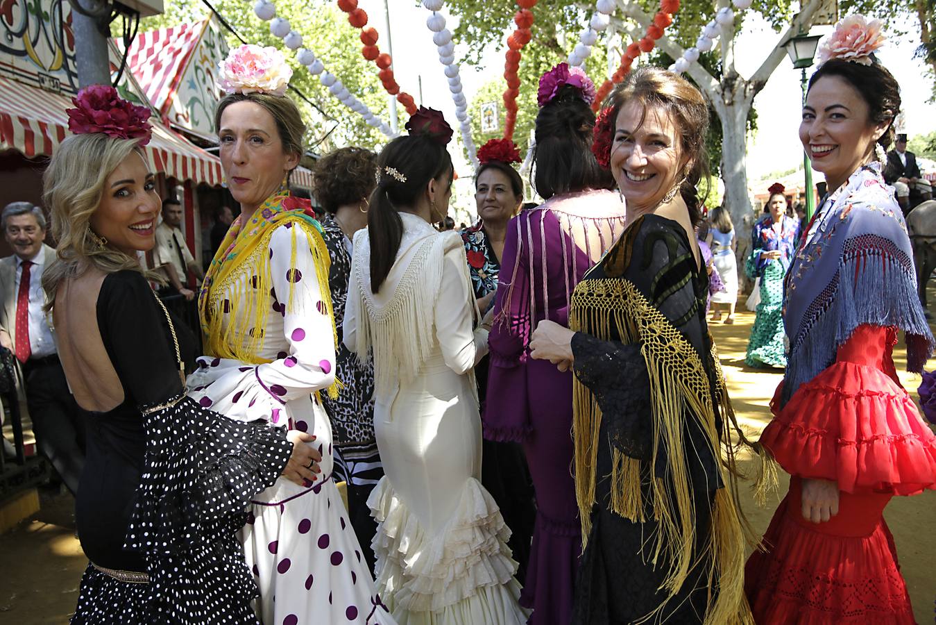 Ambiente durante el lunes en la Feria de Sevilla de 2024